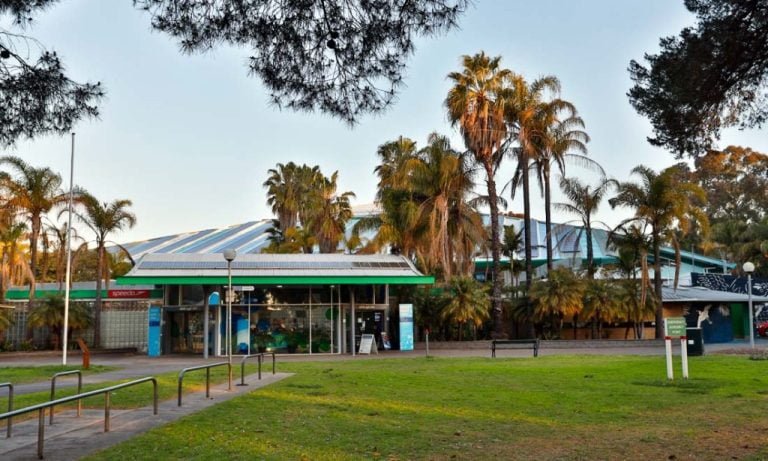 Adelaide-Aquatic-Centre-by-Tony-Lewis-2.jpg