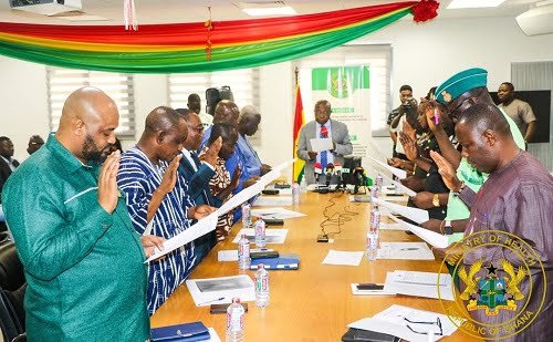 NAS-Mr-Agyeman-Manu-middle-inaugurating-the-Board-members-of-NAS.jpg