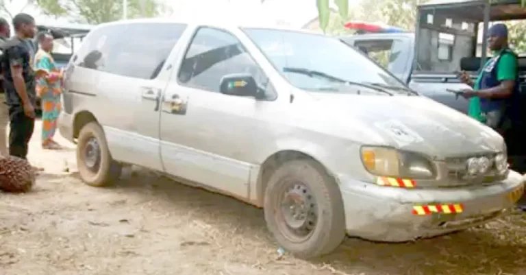 A-car-recovered-from-the-hoodlums.jpg