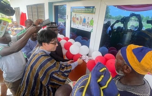 CHPS-Facility-Mr-Shohei-cutting-the-ribbons-to-officially-open-the-facility.jpg