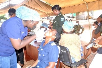 DUALA-HEALTH-CENTRE........Doctors-checking-the-teeth-of-security-personnel-and-others-Photo-Victor-A.-Buxton.jpg