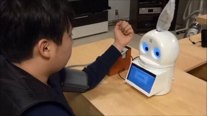 Robot-and-blood-pressure.jpg