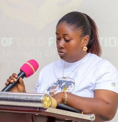 30000-school-Ms-Edwina-Amoyaw-inset-speaking-at-the-launch-.jpg
