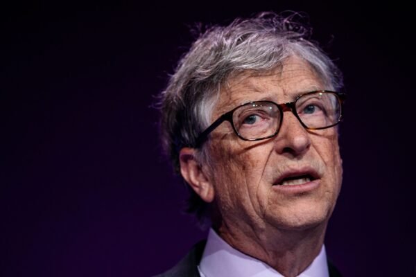 Bill-Gates-Distress-scaled-e1652264516914.jpg