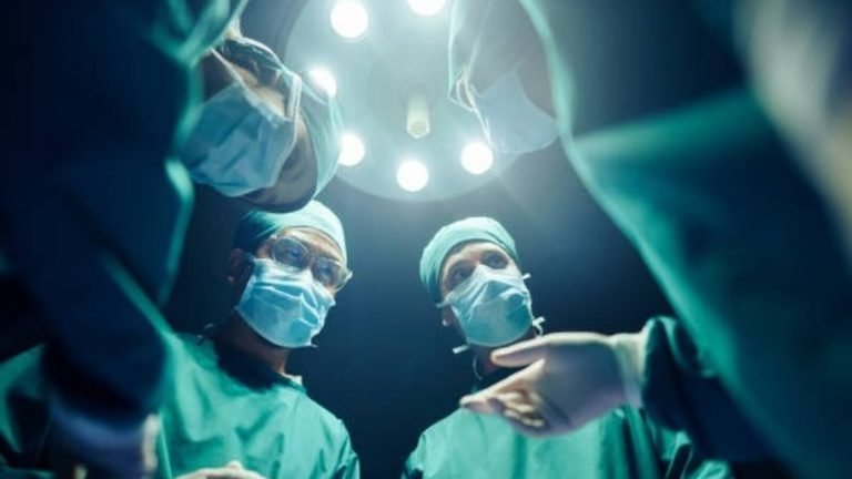 Doctors-reattach-boys-head.jpg
