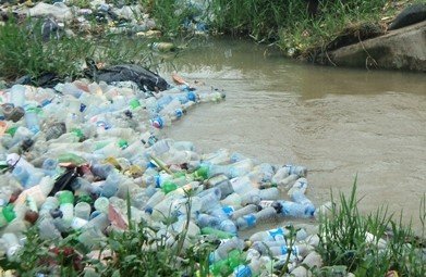Plastic-waste-in-a-stream.jpg