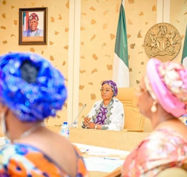 Remi-Tinubu-meets-wives-of-governors.jpg