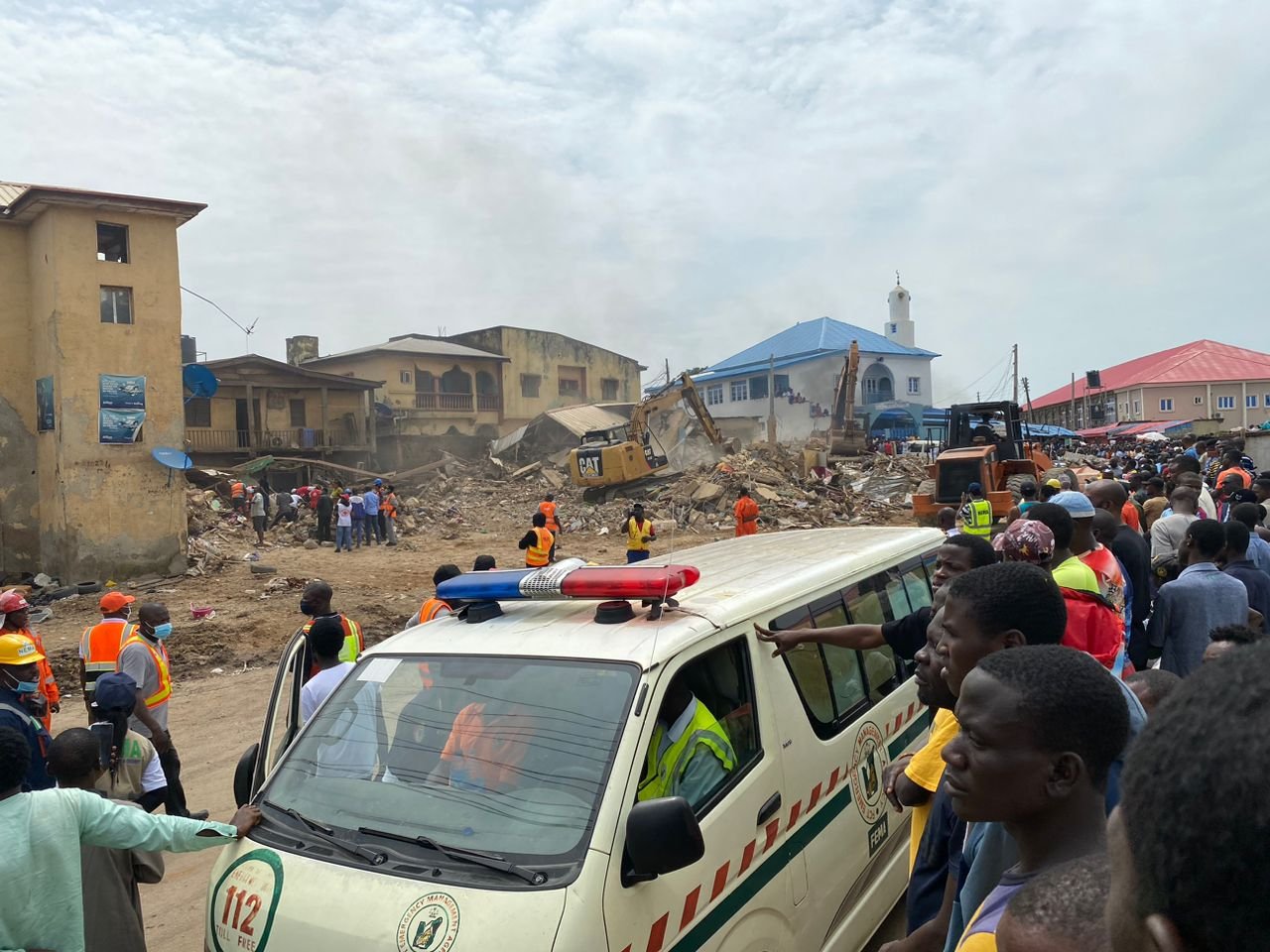 Abuja-building-collapse-2.jpg