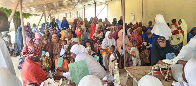 Mothers-at-the-routine-immunization-at-the-Hotoro-PHC.jpg