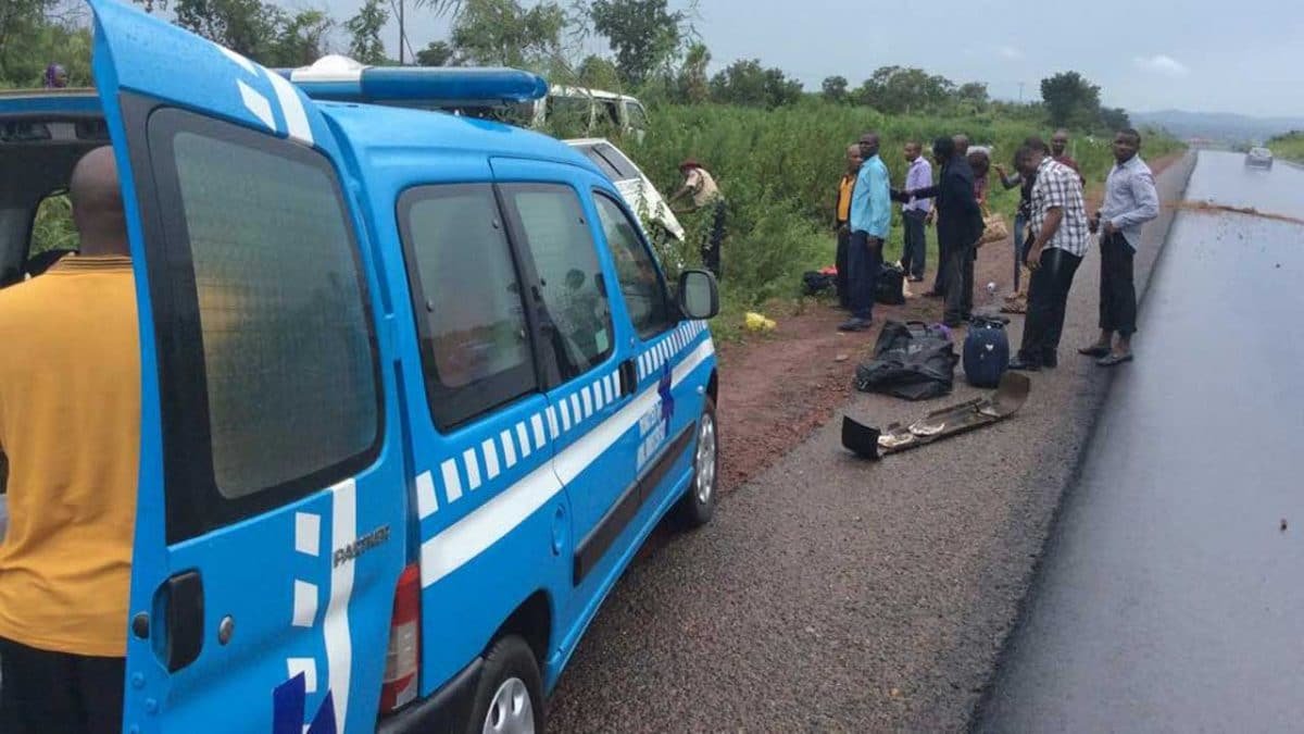FRSC-at-an-accident-scene.jpg