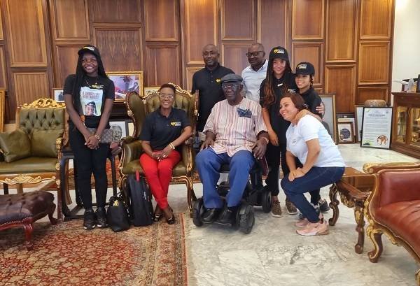 Kufuor-Members-of-the-foundation-with-Mr-Kufuor-second-left.jpg