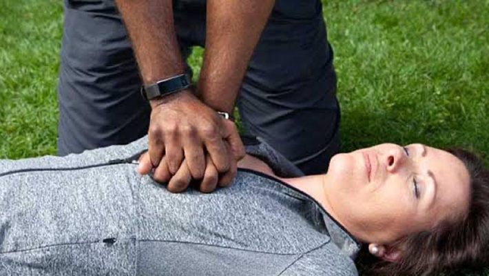 WOMAN-RECEIVING-CPR-CREDIT-AMERICAN-HERAT-ASSOCIATION.png