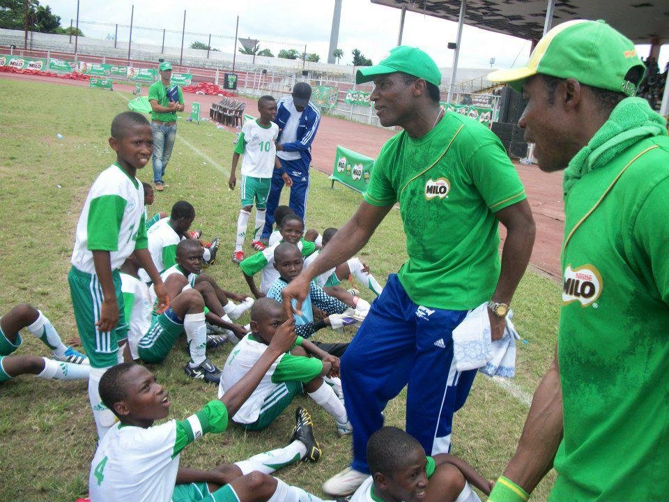 Peter-Rufai-youths.jpg