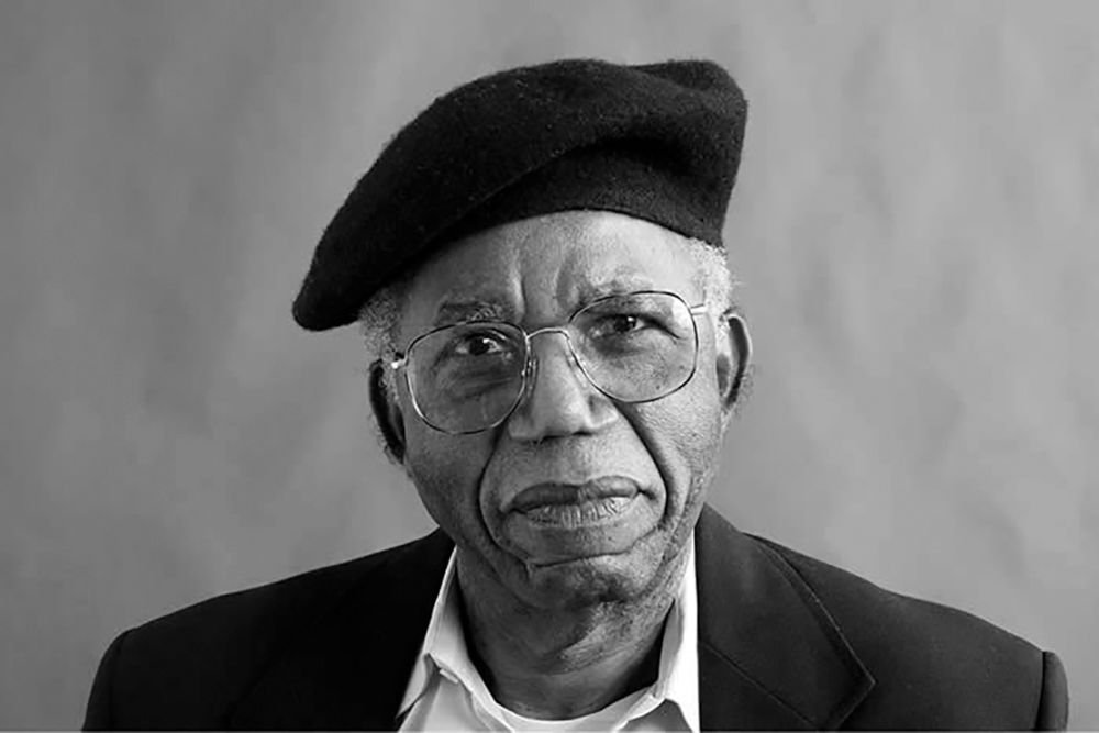 Chinua-Achebe