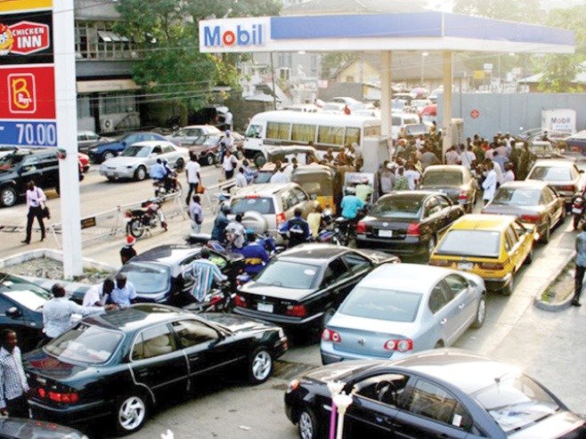 Petrol-Queues